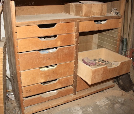Building Workbench Drawers