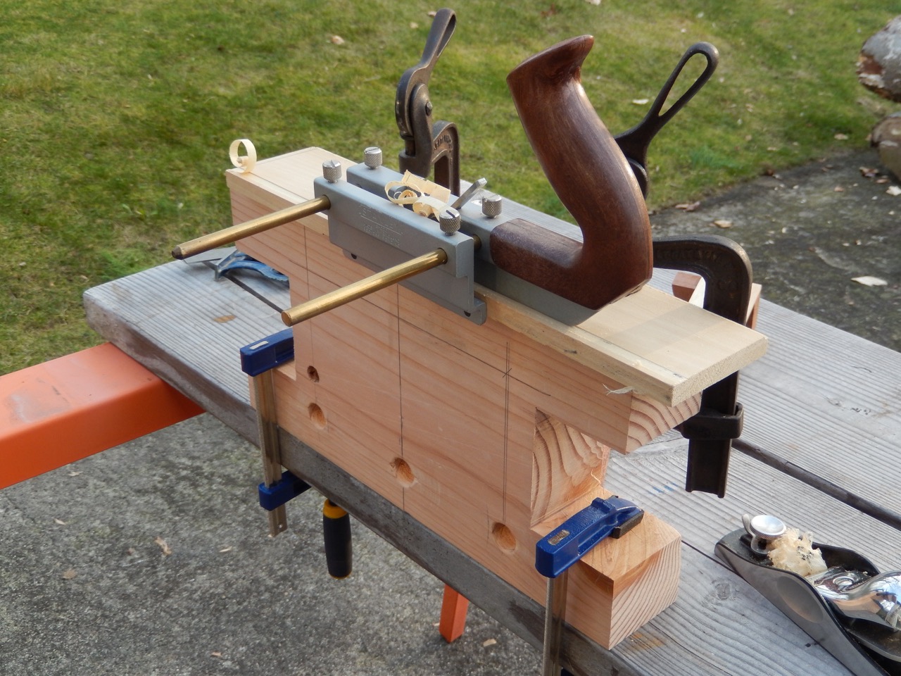Bench Bull:' The Jack of All Bench Jigs, Part 1 - Popular Woodworking ...