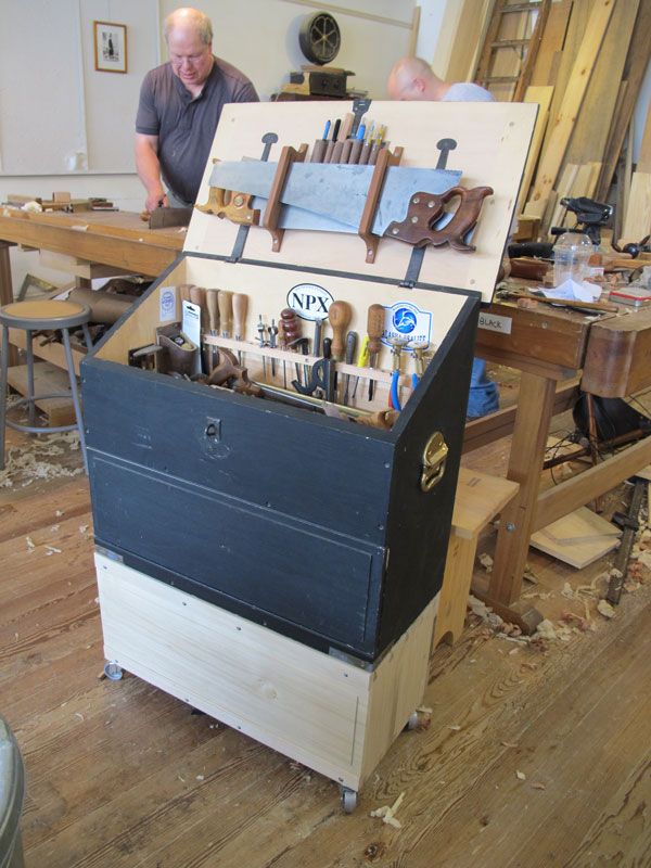 The Dutch Campaign Tool Chest - Popular Woodworking Magazine