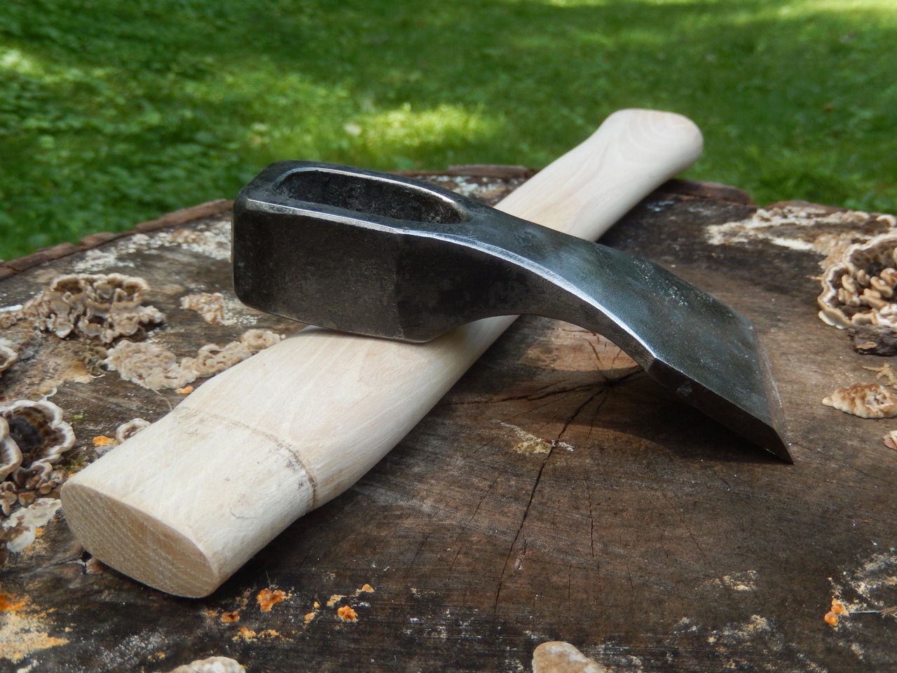 Hanging and Wedging a Wooden Handle – Part 2