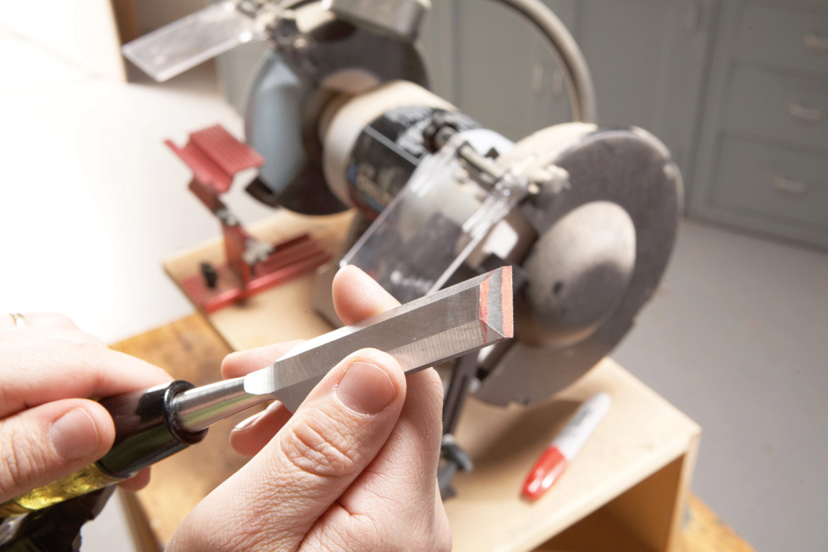 Centering a Hollow Grind