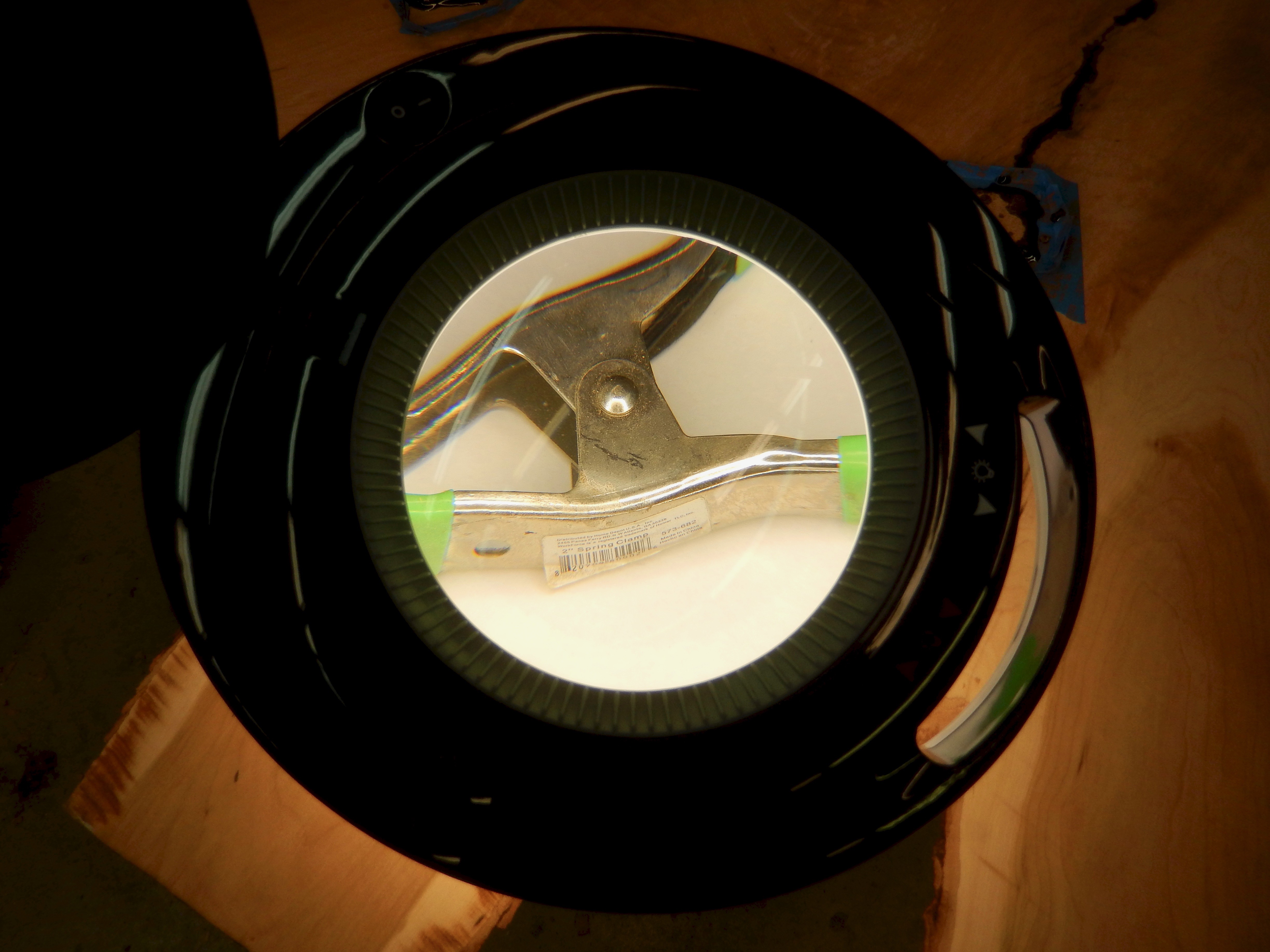 A Magnifying LED Lamp for Your Shop or Studio: A Product Test