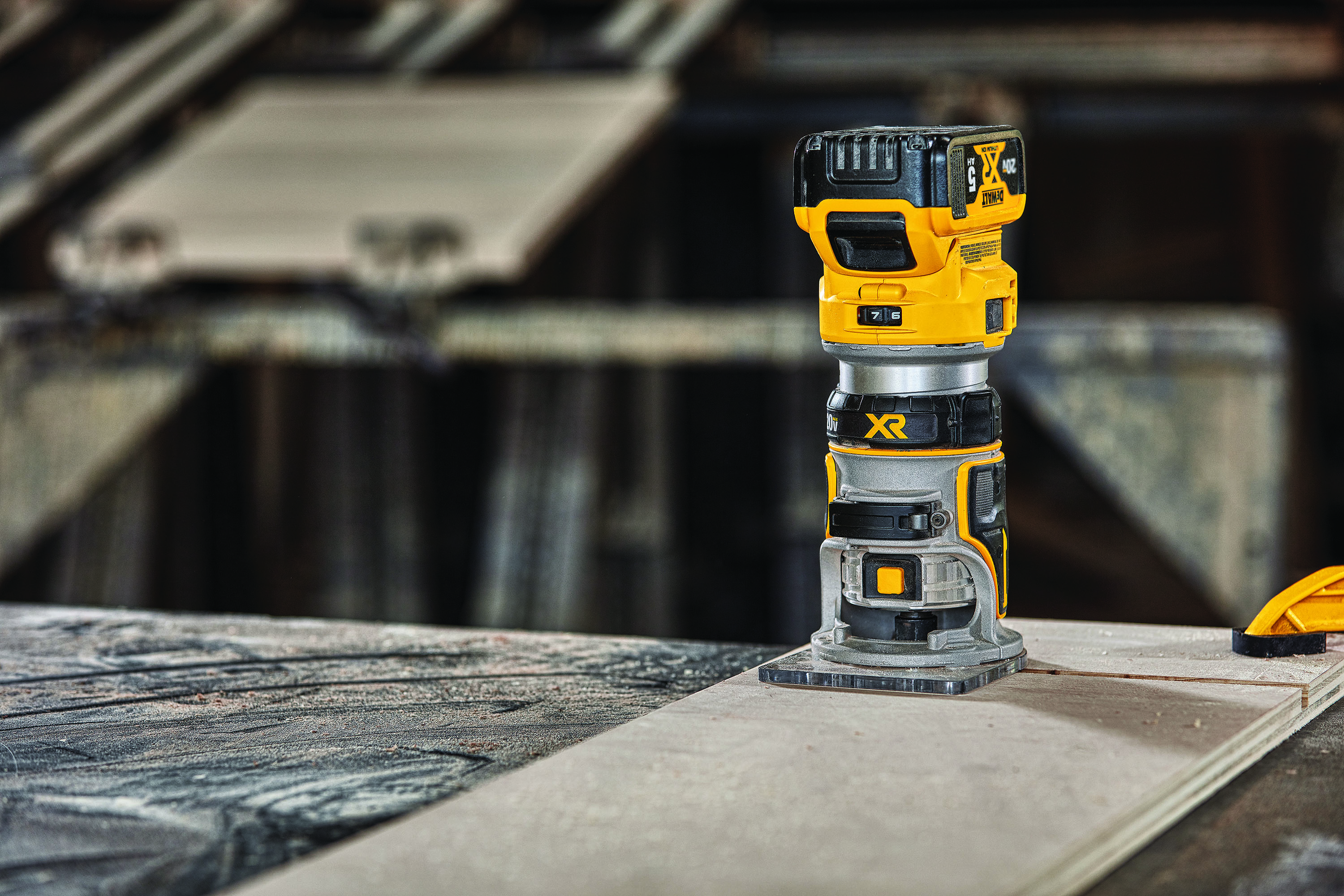 Tool News: DeWalt Cordless Compact Router