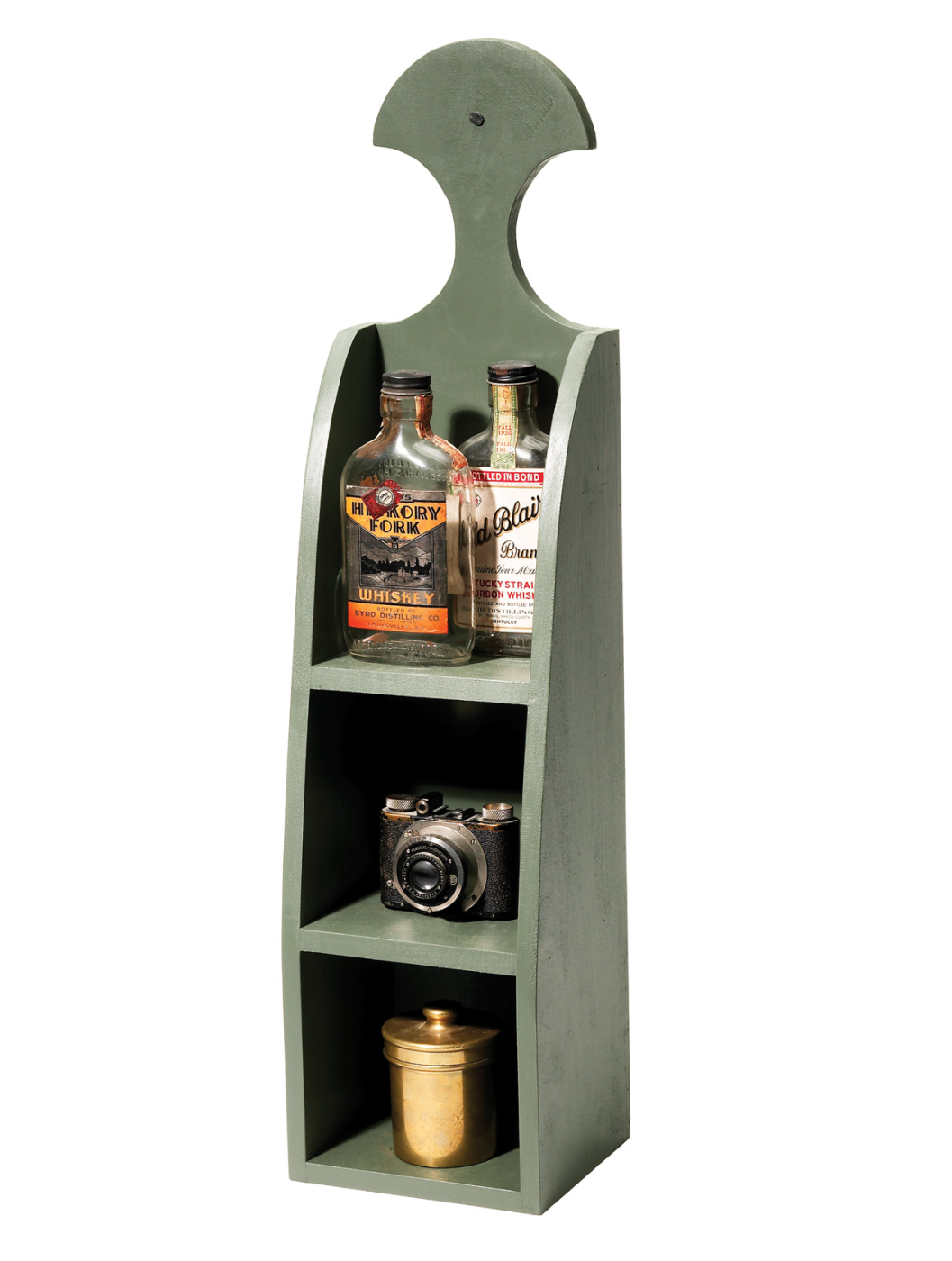 Adapted from a 19th-century example, this wall-hung shelf is perfect for displaying your treasures.