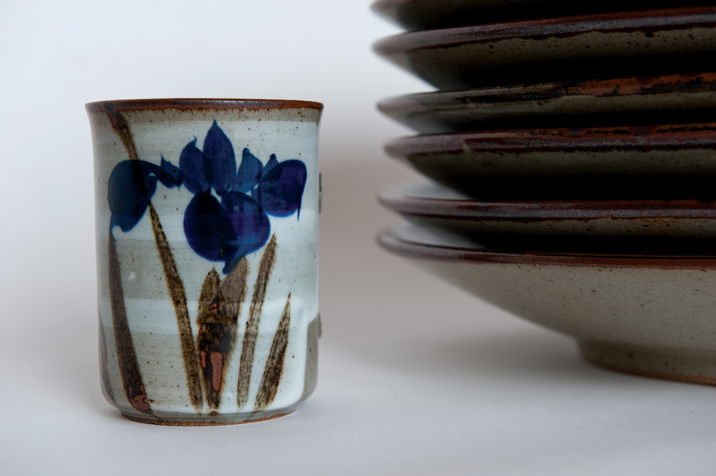 A Teacup & 8 Dinner Plates