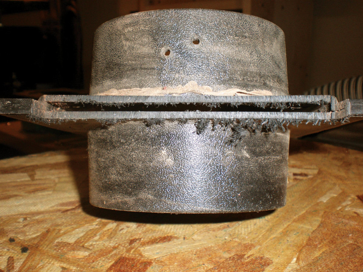 Self-Cleaning  Blast Gate