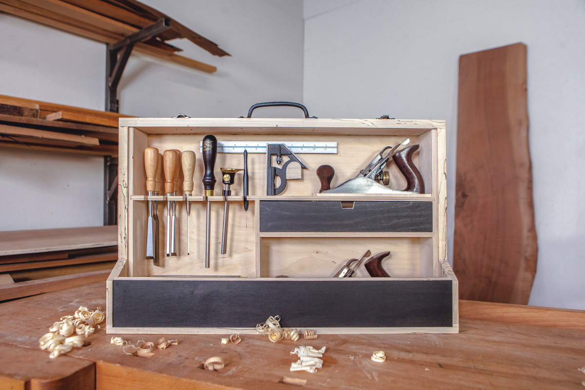 This traveler's tool case project is a great way for the wayfaring woodworker to bring tools along for the ride.