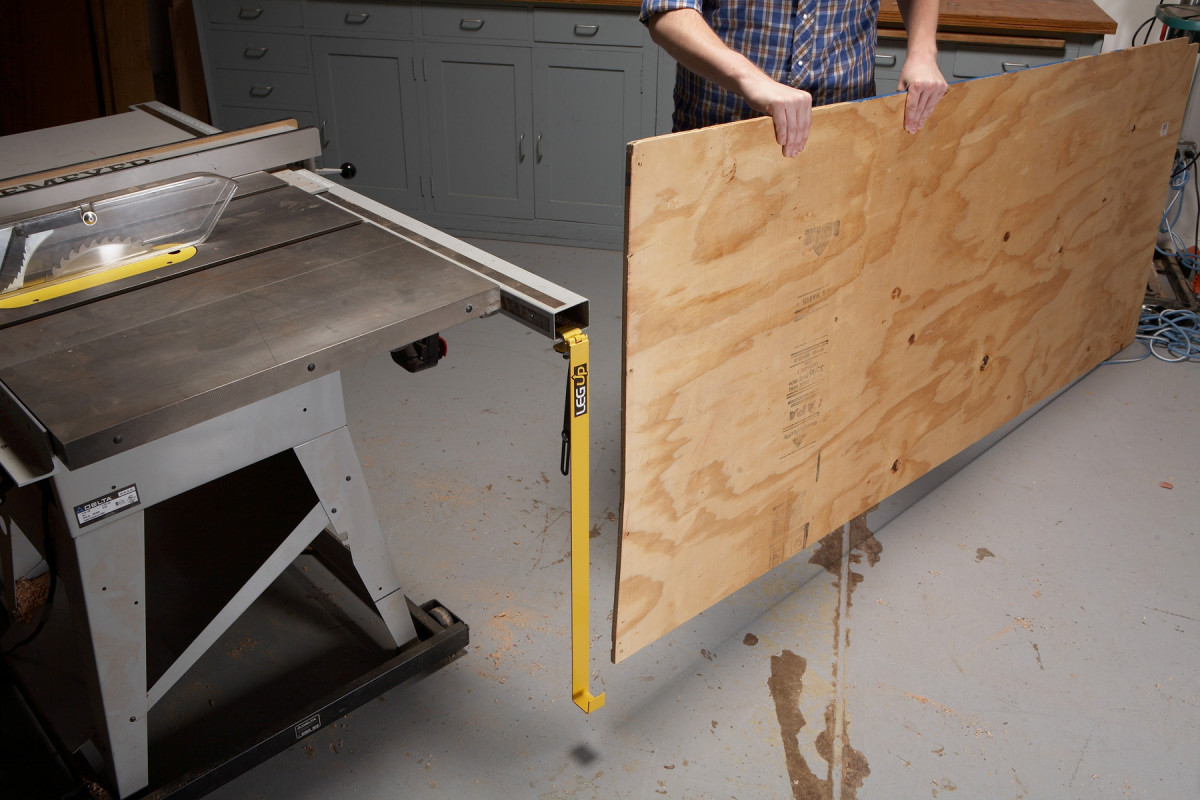 Inexpensive Shop Assistant