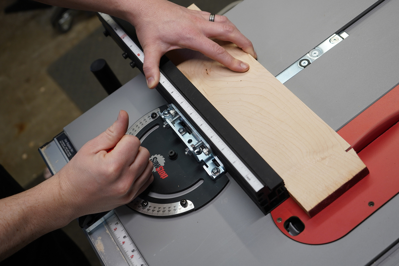 SawStop Scale Miter Gauge Review (Updated)