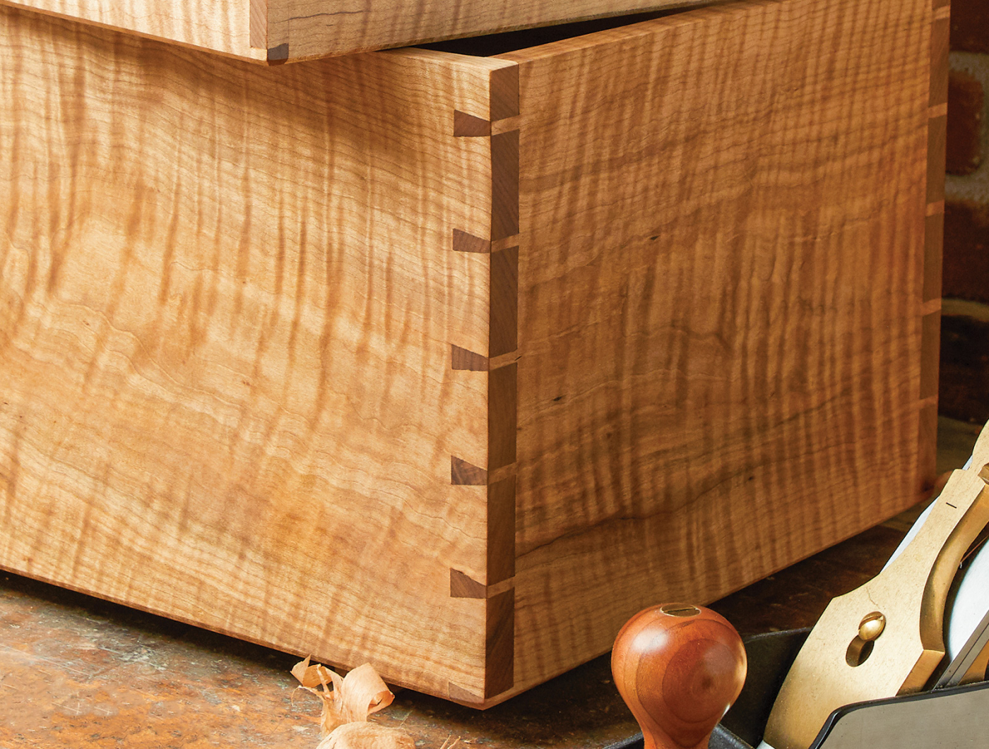 Hand-Cutting Dovetails