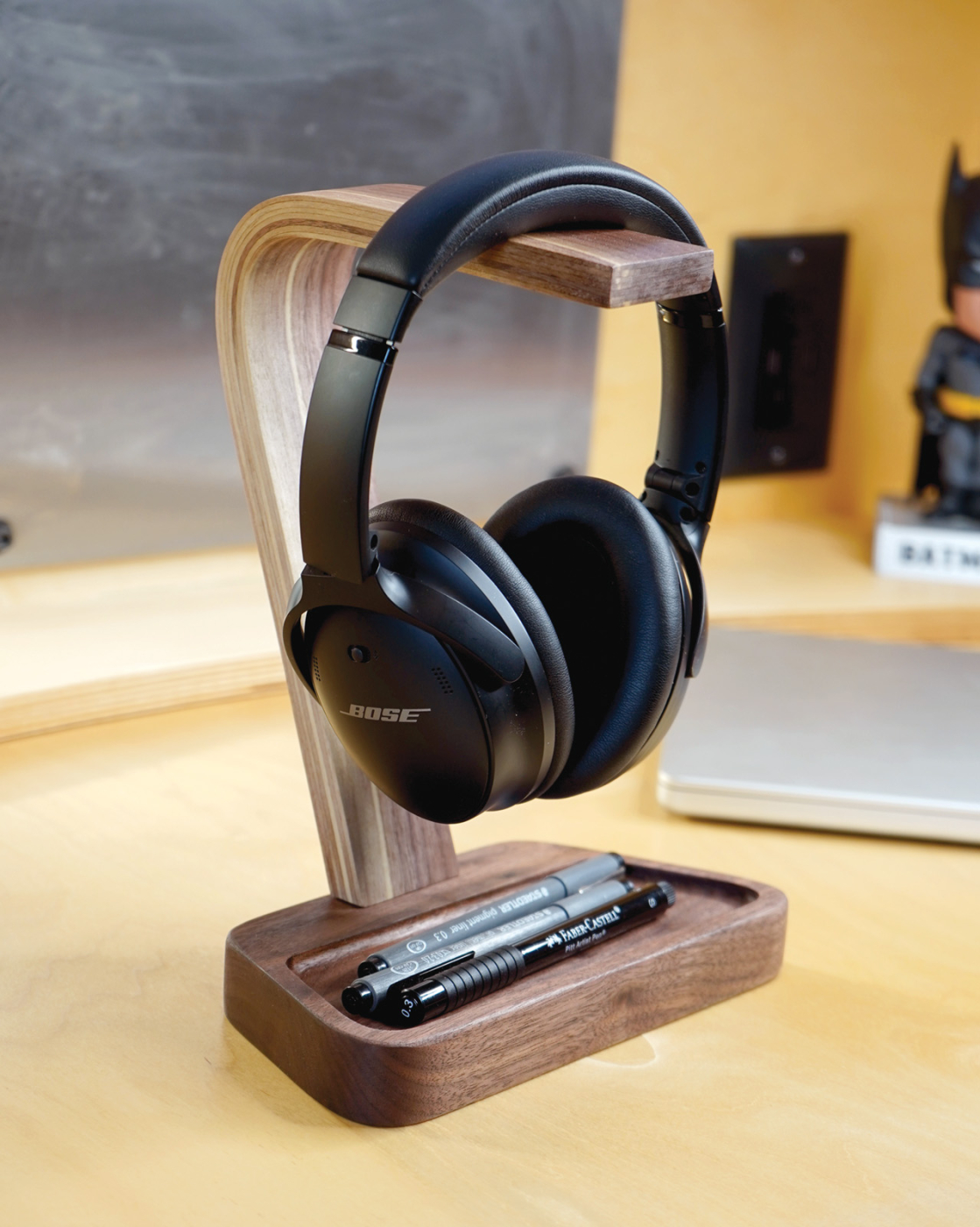 Bent Lamination Headphone Stand