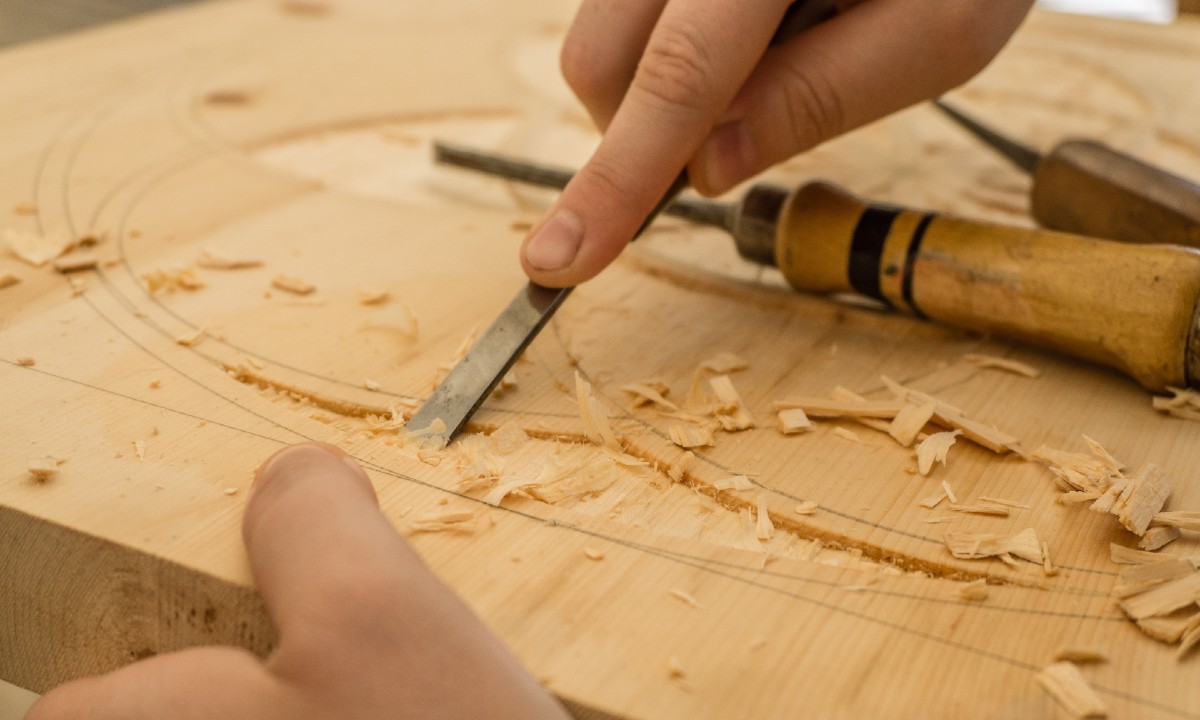 How Do You Use Carving Chisels Safely and Efficiently? - Popular  Woodworking Guides