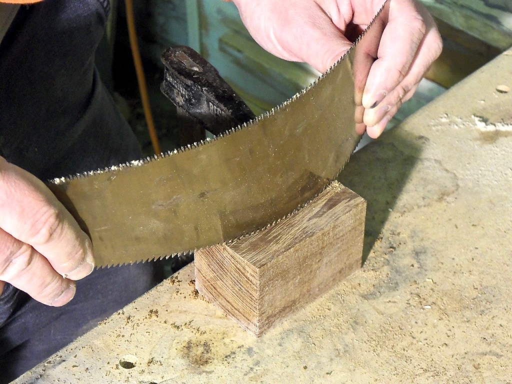 Sawing Curves with a Straight Blade Saw Popular Woodworking Magazine