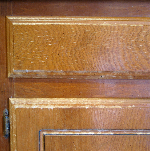 peeling edges on kitchen cabinets