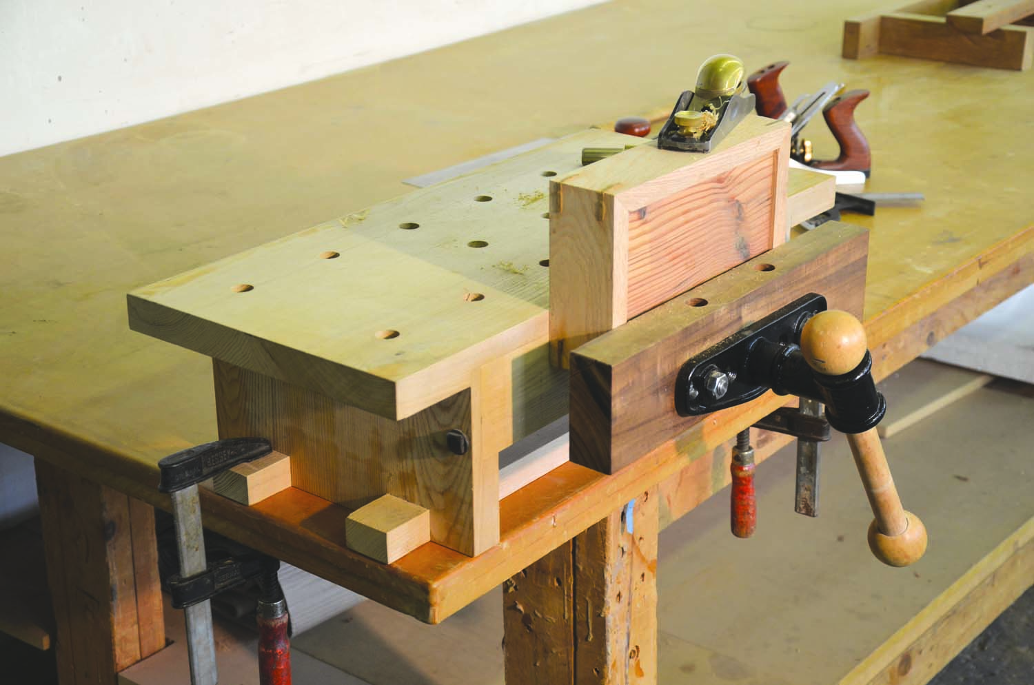 Portable Work Bench And Vise