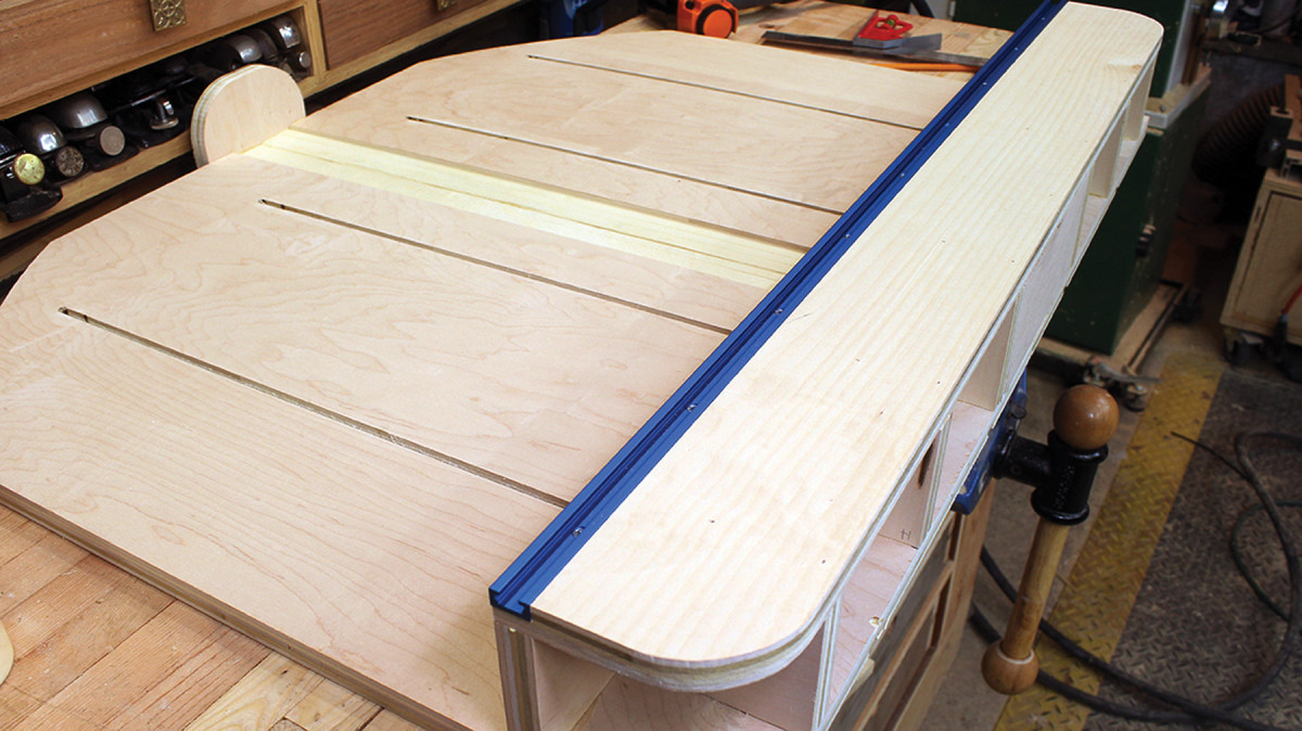 Router Table Multi-Sled  Stumpy Nubs Woodworking Journal