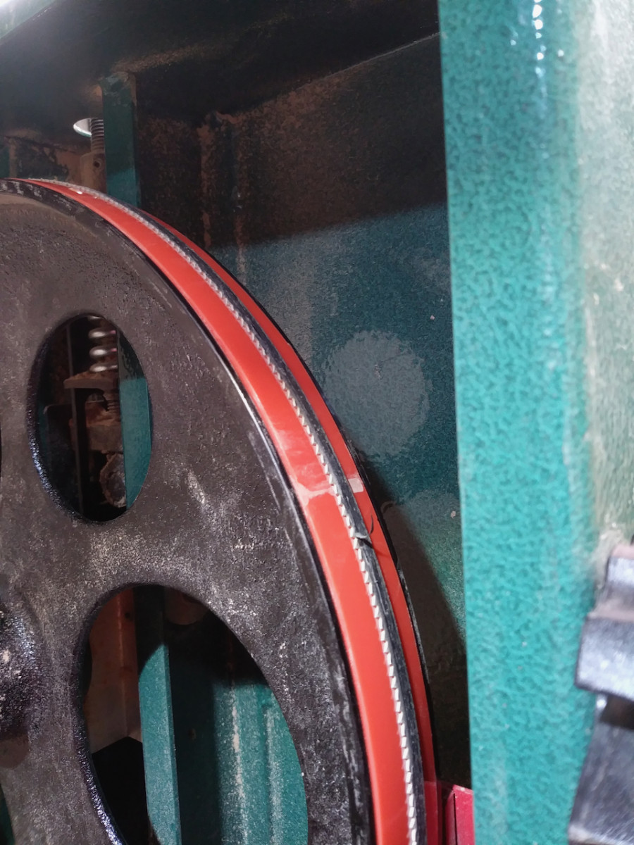 Replacing a Band Saw Tire Popular Woodworking
