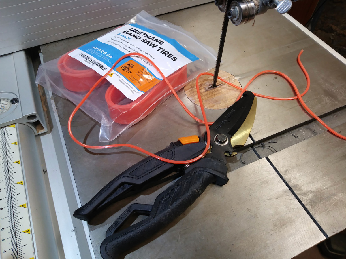 Replacing a Band Saw Tire Popular Woodworking