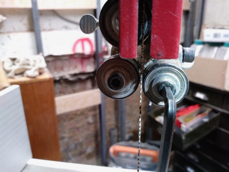 Replacing a Band Saw Tire Popular Woodworking