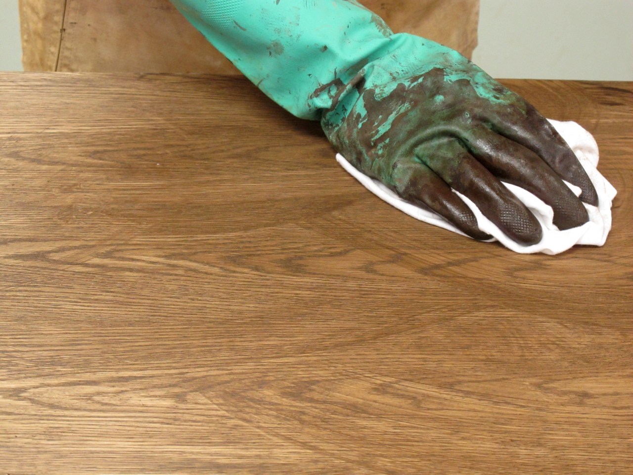 Why Are There Streaks in Your Wood Stain? The Difference Between Water