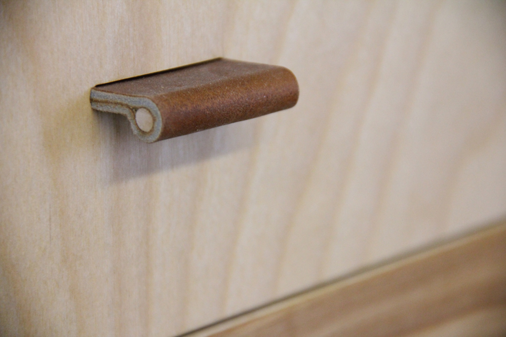 Made Leather Drawer Pulls Por Woodworking