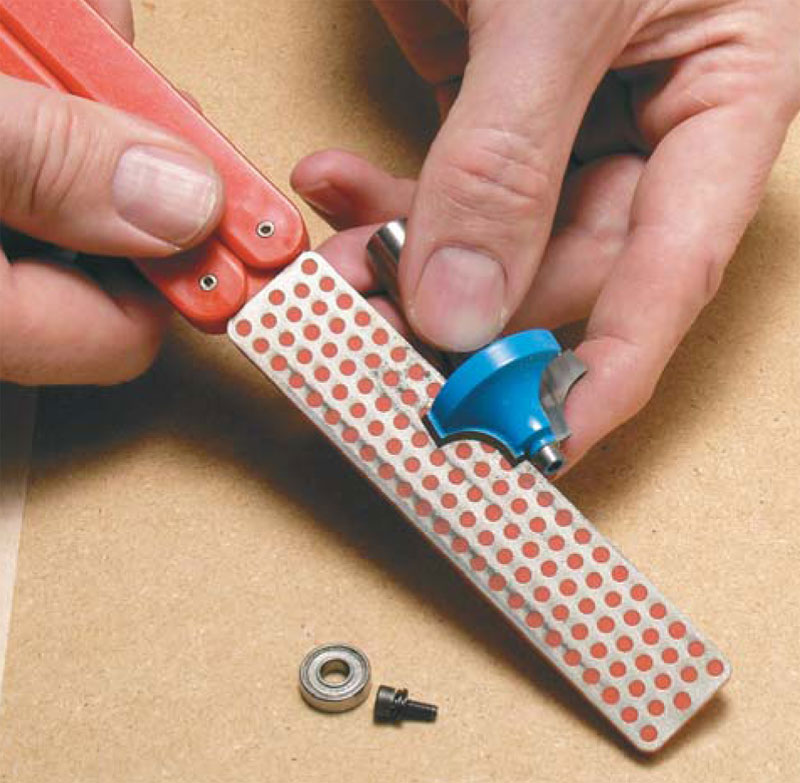 When to Sharpen a Router Bit